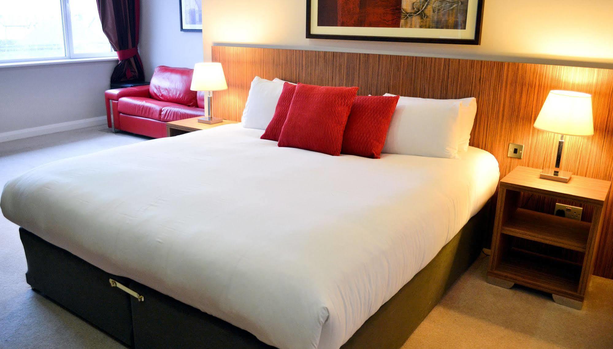 Forty Four Main Street Hotel 2*