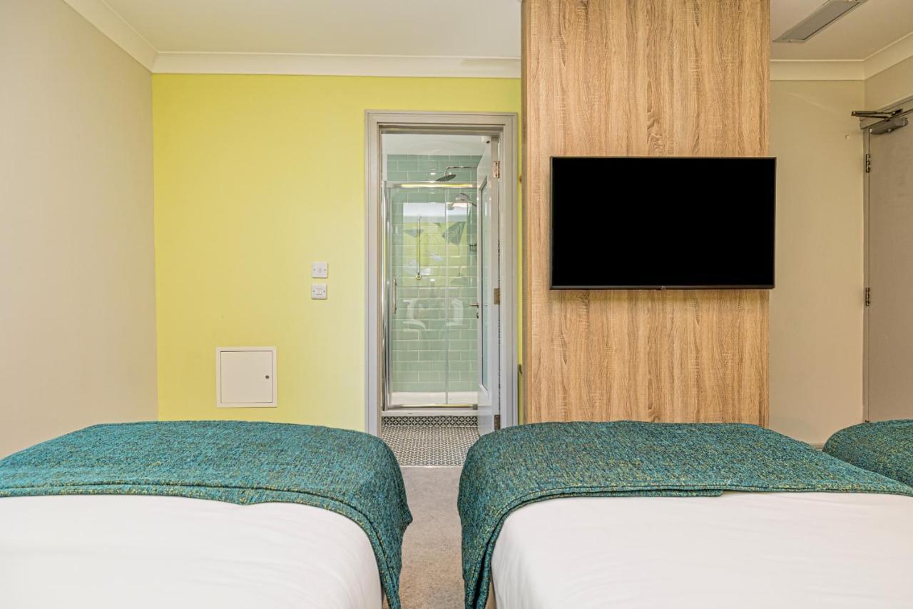 Forty Four Main Street Hotel
